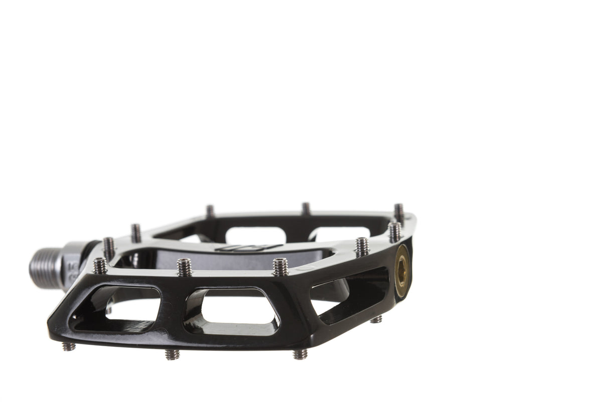 DMR V12 Magnesium FLAT PEDAL